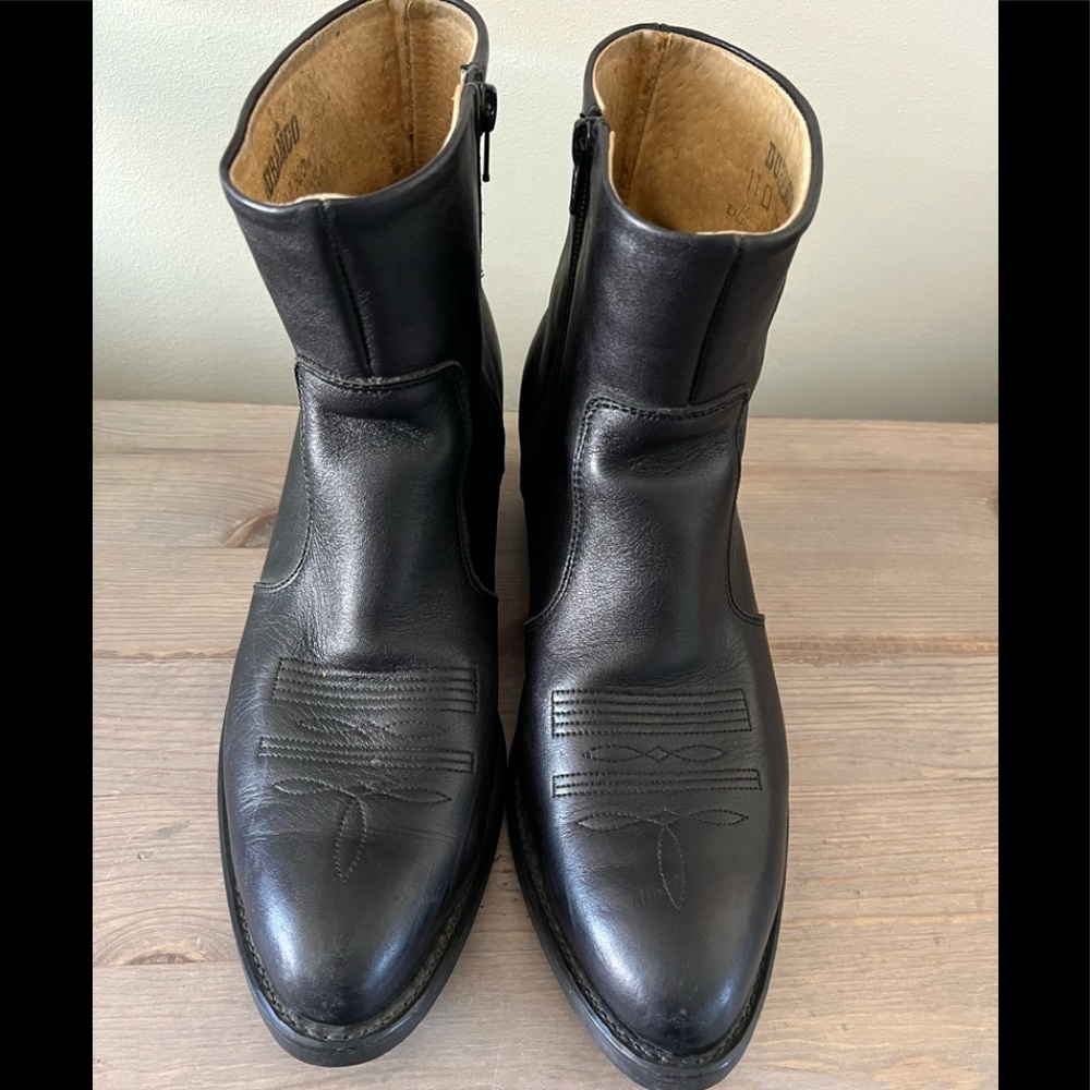Durango men’s short boots side zipper. Great condition. 11D -but fits like a 12?